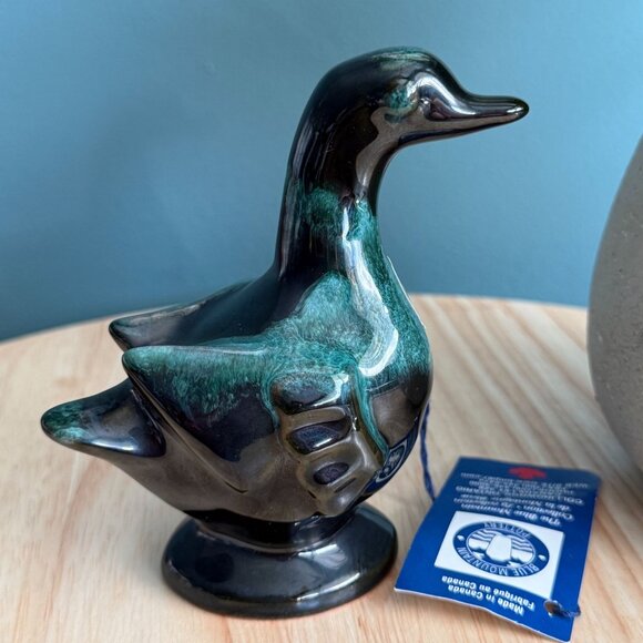 Vintage Blue Mountain Pottery Duck with Tags 305 Canada - Picture 7 of 11